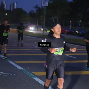 Runner Photo 5657401
