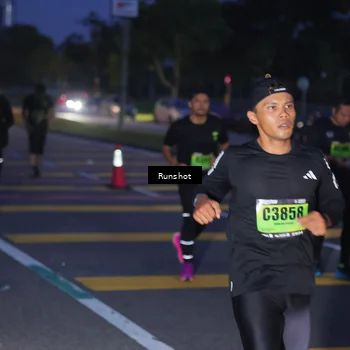 Runner Photo 5657410