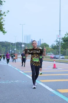 Runner Photo 5664635