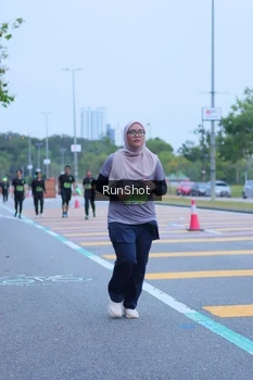 Runner Photo 5665044
