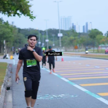 Runner Photo 5665122