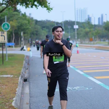 Runner Photo 5665145