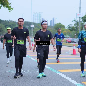Runner Photo 5665433