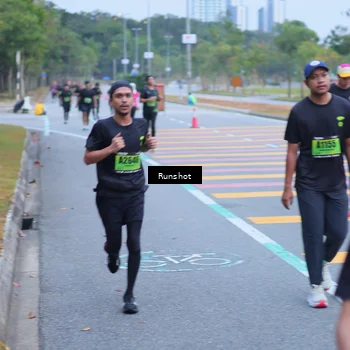 Runner Photo 5665517