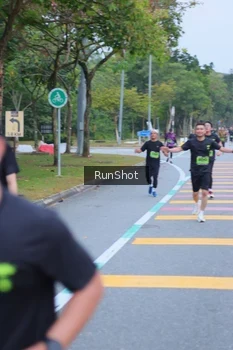 Runner Photo 5665680