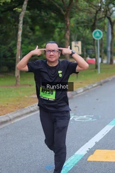 Runner Photo 5666164