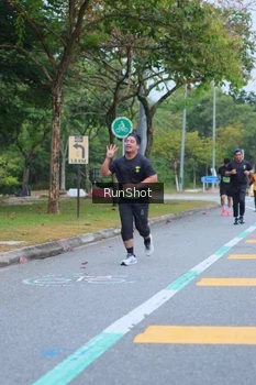 Runner Photo 5666190