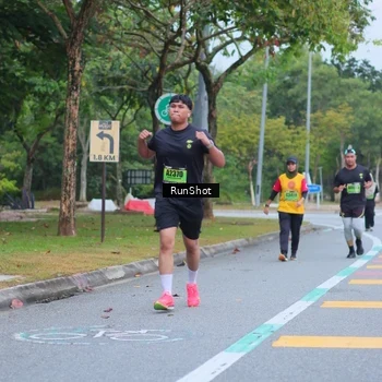 Runner Photo 5666224