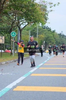 Runner Photo 5666255