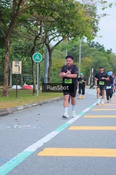Runner Photo 5666307