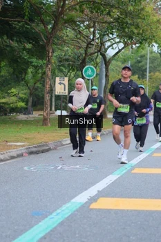 Runner Photo 5666411