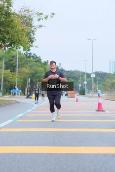 Runner Photo 5666676