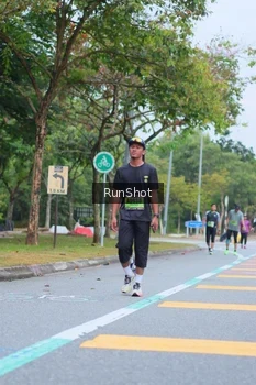Runner Photo 5666706