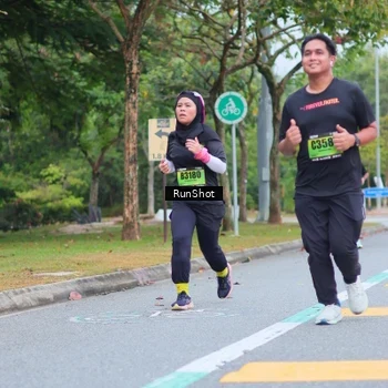 Runner Photo 5667000