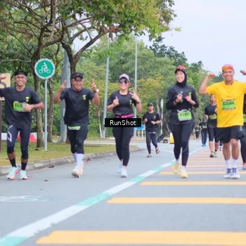 Runner Photo 5667039