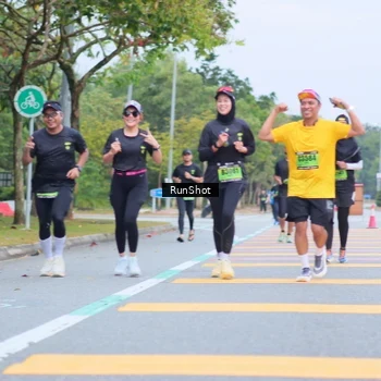 Runner Photo 5667072