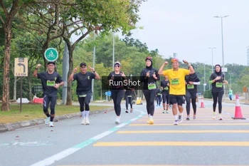 Runner Photo 5667115