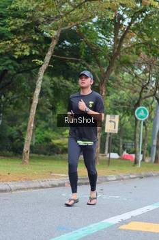 Runner Photo 5667135