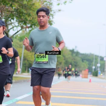 Runner Photo 5667330