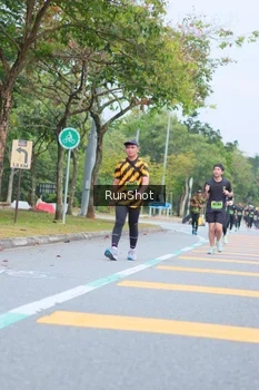 Runner Photo 5667399