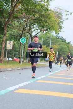 Runner Photo 5667400