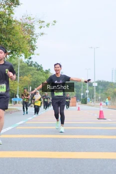 Runner Photo 5667415