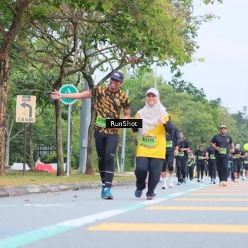 Runner Photo 5667433