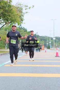 Runner Photo 5667501