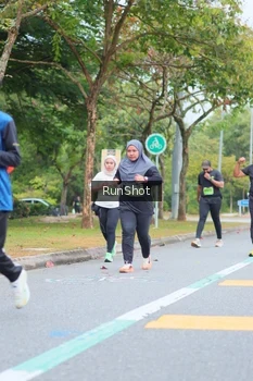 Runner Photo 5668298