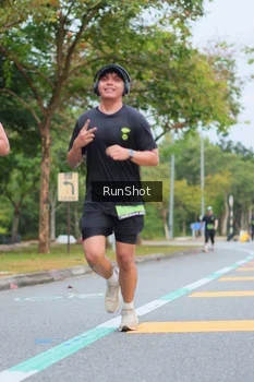 Runner Photo 5668672