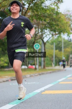 Runner Photo 5668679
