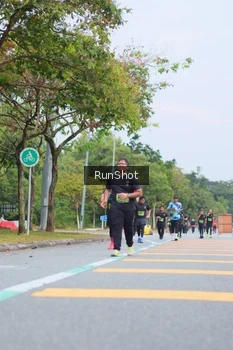 Runner Photo 5669345