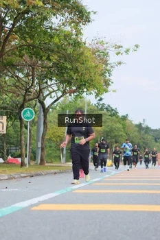 Runner Photo 5669355