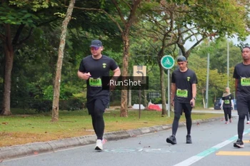 Runner Photo 5669543