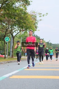 Runner Photo 5669625