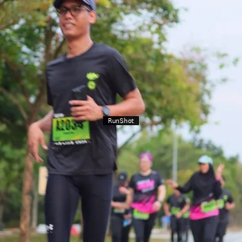 Runner Photo 5669698