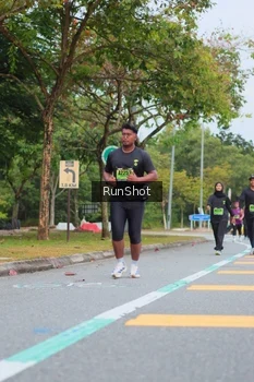 Runner Photo 5669924