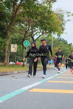 Runner Photo 5669942