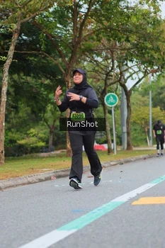 Runner Photo 5670161