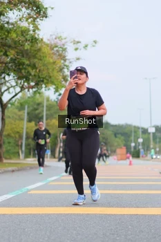 Runner Photo 5670213