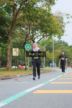 Runner Photo 5670302