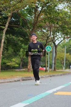 Runner Photo 5670335