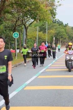 Runner Photo 5670391