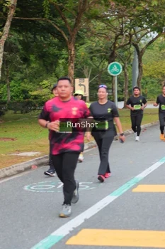 Runner Photo 5670421