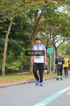 Runner Photo 5671086