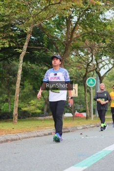 Runner Photo 5671093