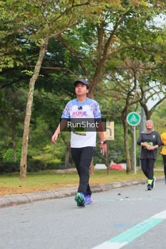 Runner Photo 5671098