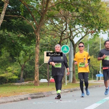 Runner Photo 5671103