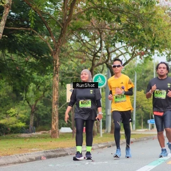 Runner Photo 5671105