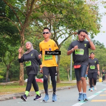 Runner Photo 5671121